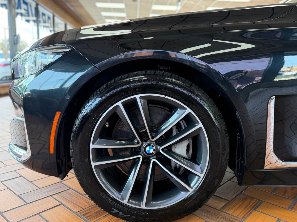 Used 2020 BMW 750i xDrive w/ Executive Package AWD/4WD image 13