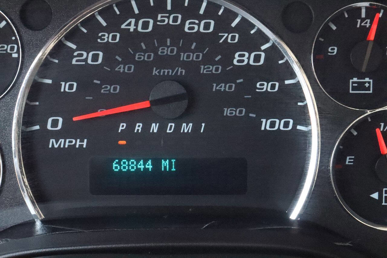 Used 2021 Chevrolet Express 3500 w/ Power Convenience Package image 11