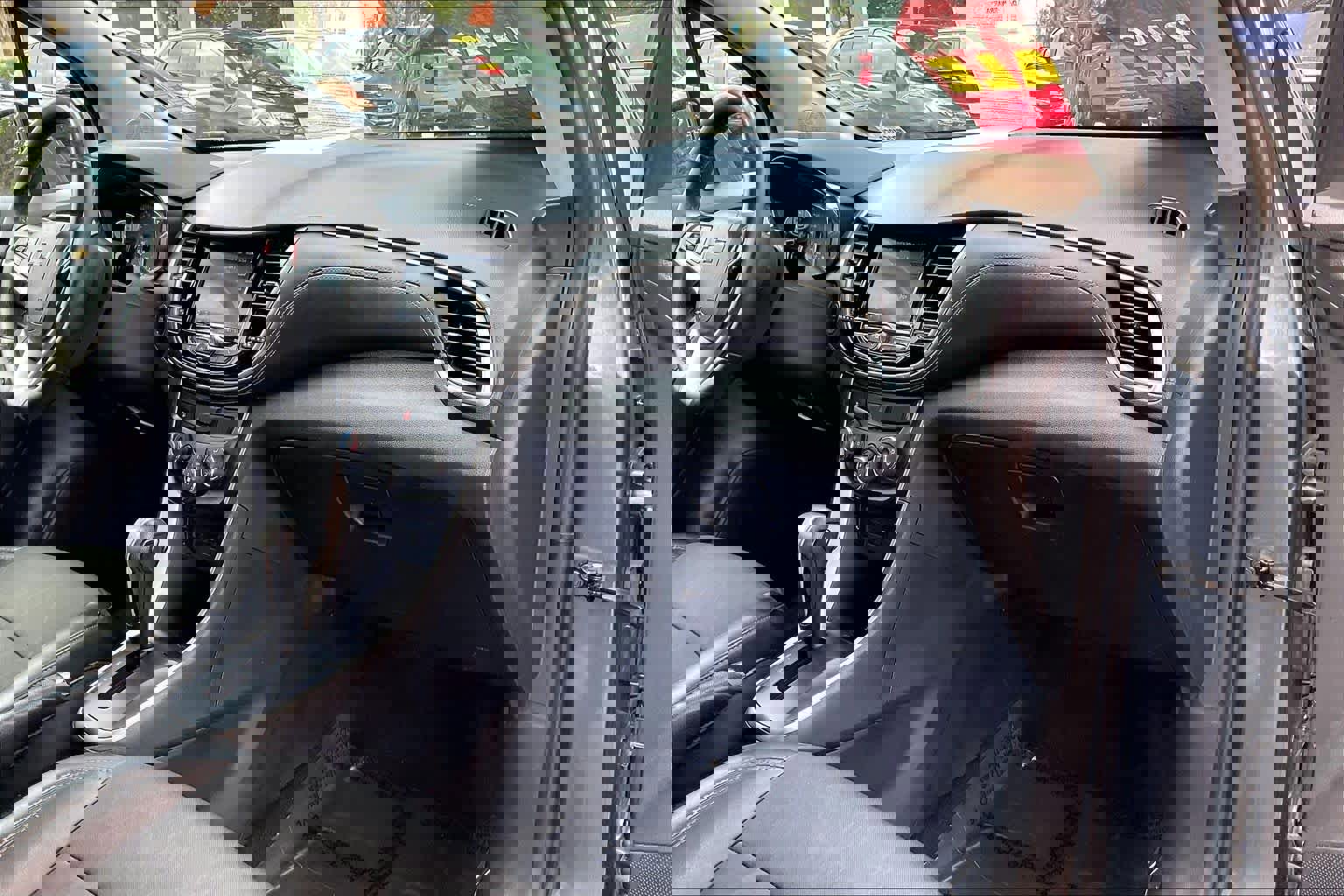 Used 2021 Chevrolet Trax LT w/ LT Convenience Package image 15