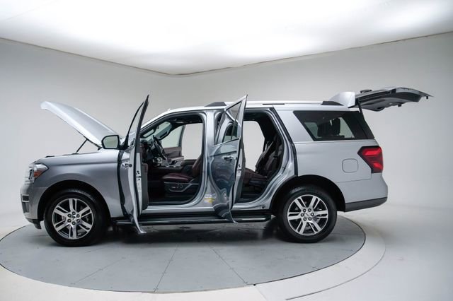 Used 2023 Ford Expedition Limited image 18