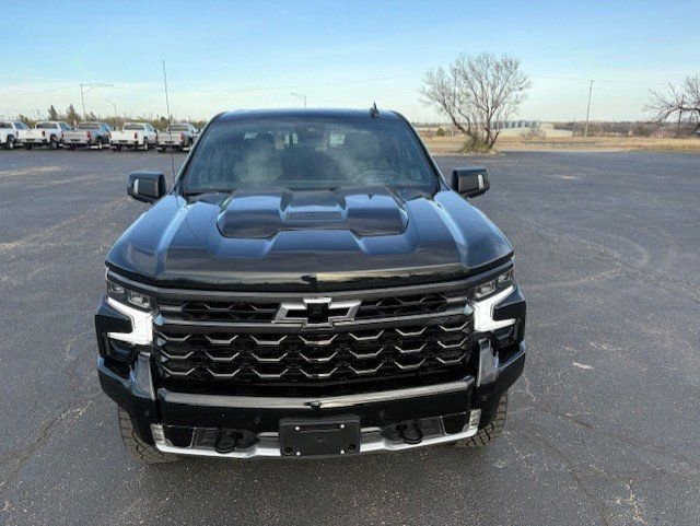 Used 2025 Chevrolet Silverado 1500 ZR2 w/ Technology Package image 1