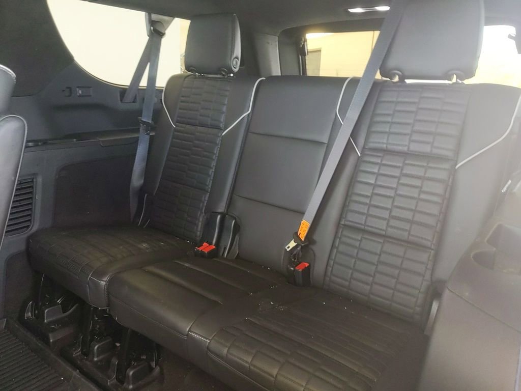 Used 2023 Cadillac Escalade ESV V AWD/4WD image 17
