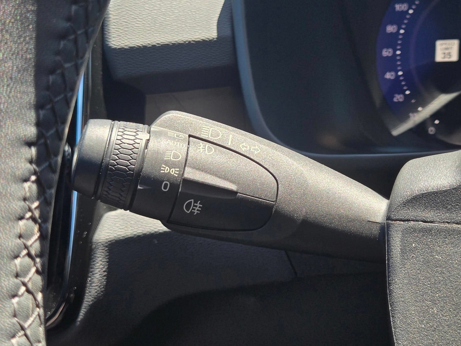 Certified 2023 Volvo XC40 Recharge Ultimate AWD/4WD image 27