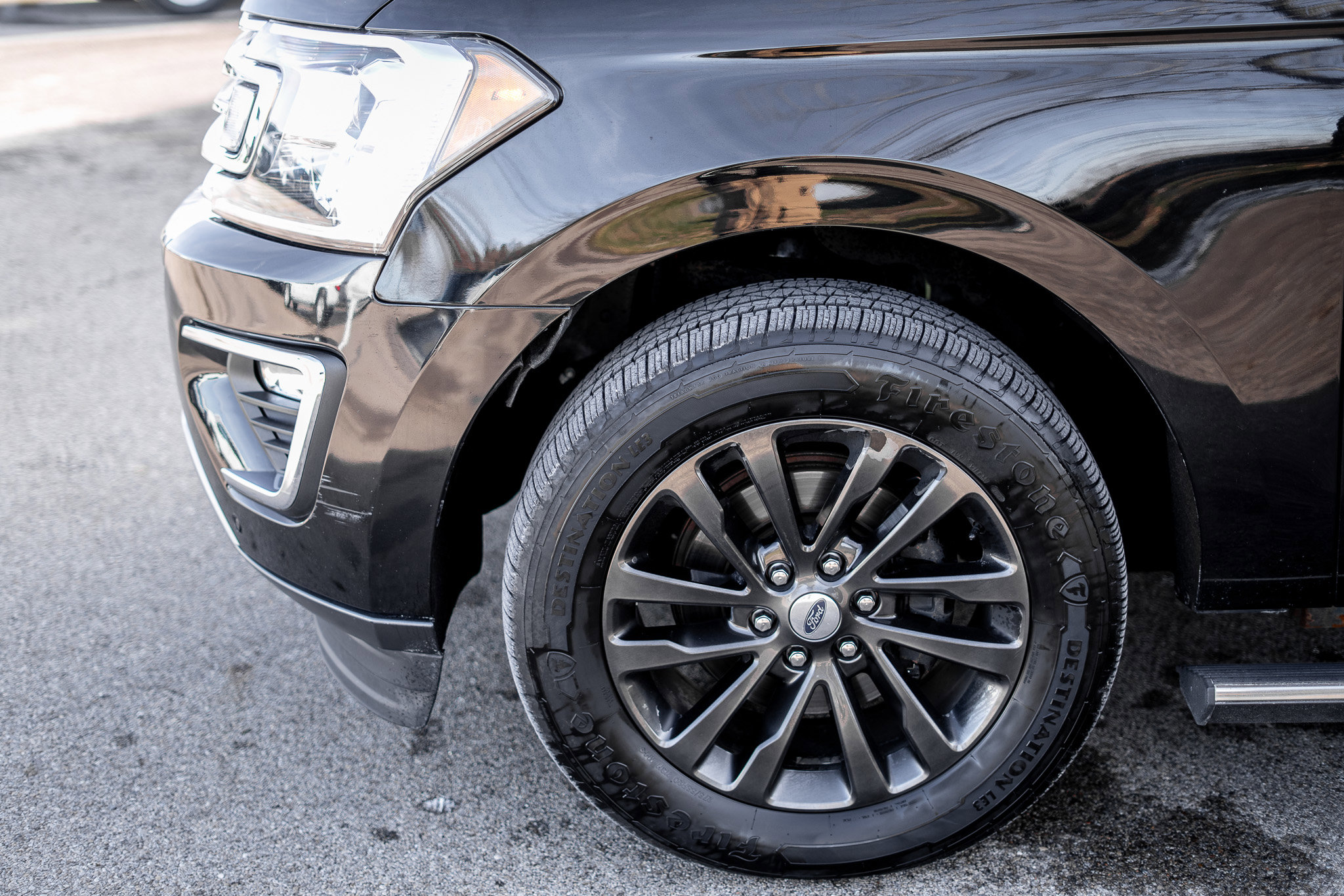 Used 2019 Ford Expedition Max Limited image 9