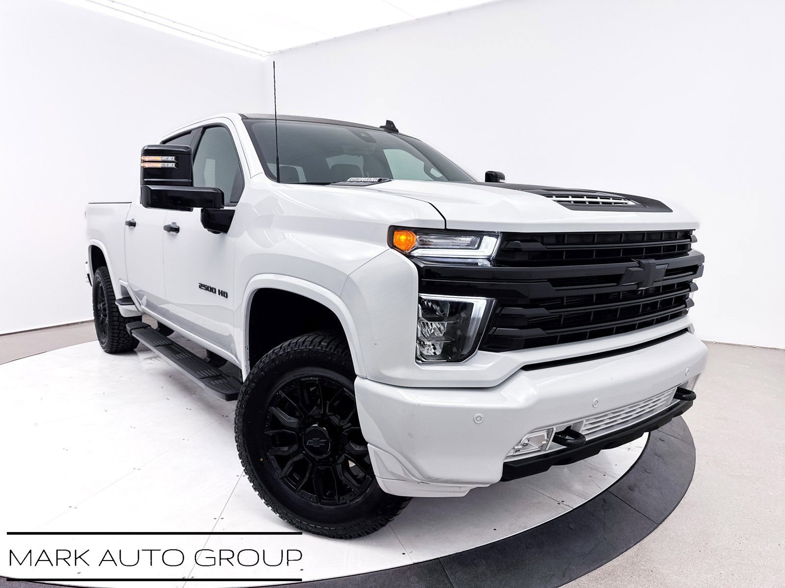 Used 2022 Chevrolet Silverado 2500 High Country w/ Z71 Off-Road Package image 15