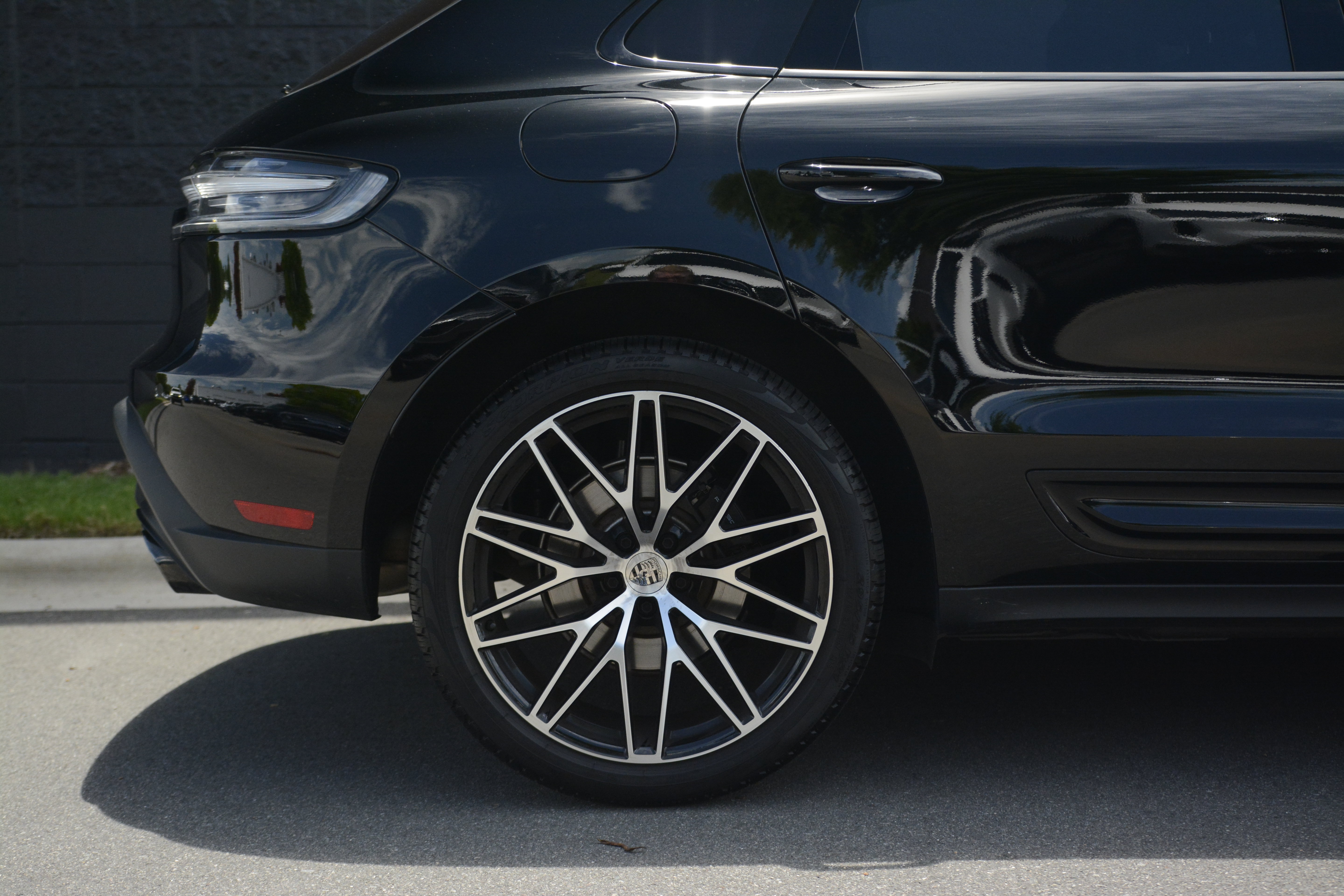 Certified 2026 Porsche Macan AWD/4WD image 39