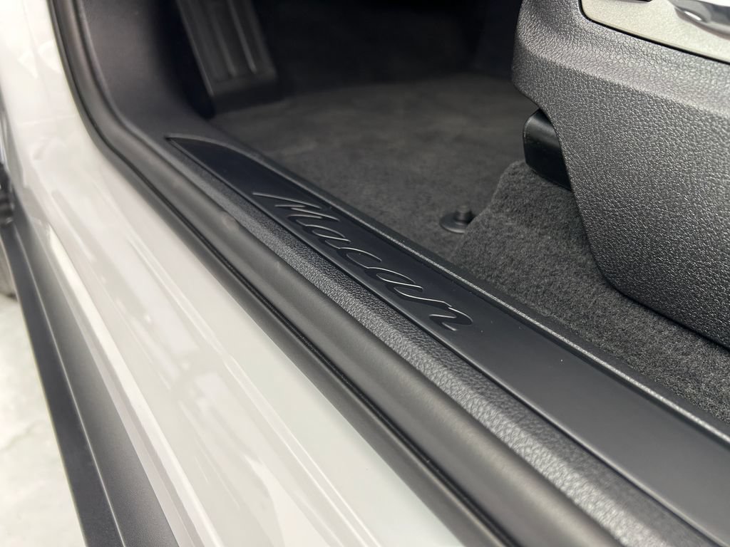New 2026 Porsche Macan AWD/4WD image 15