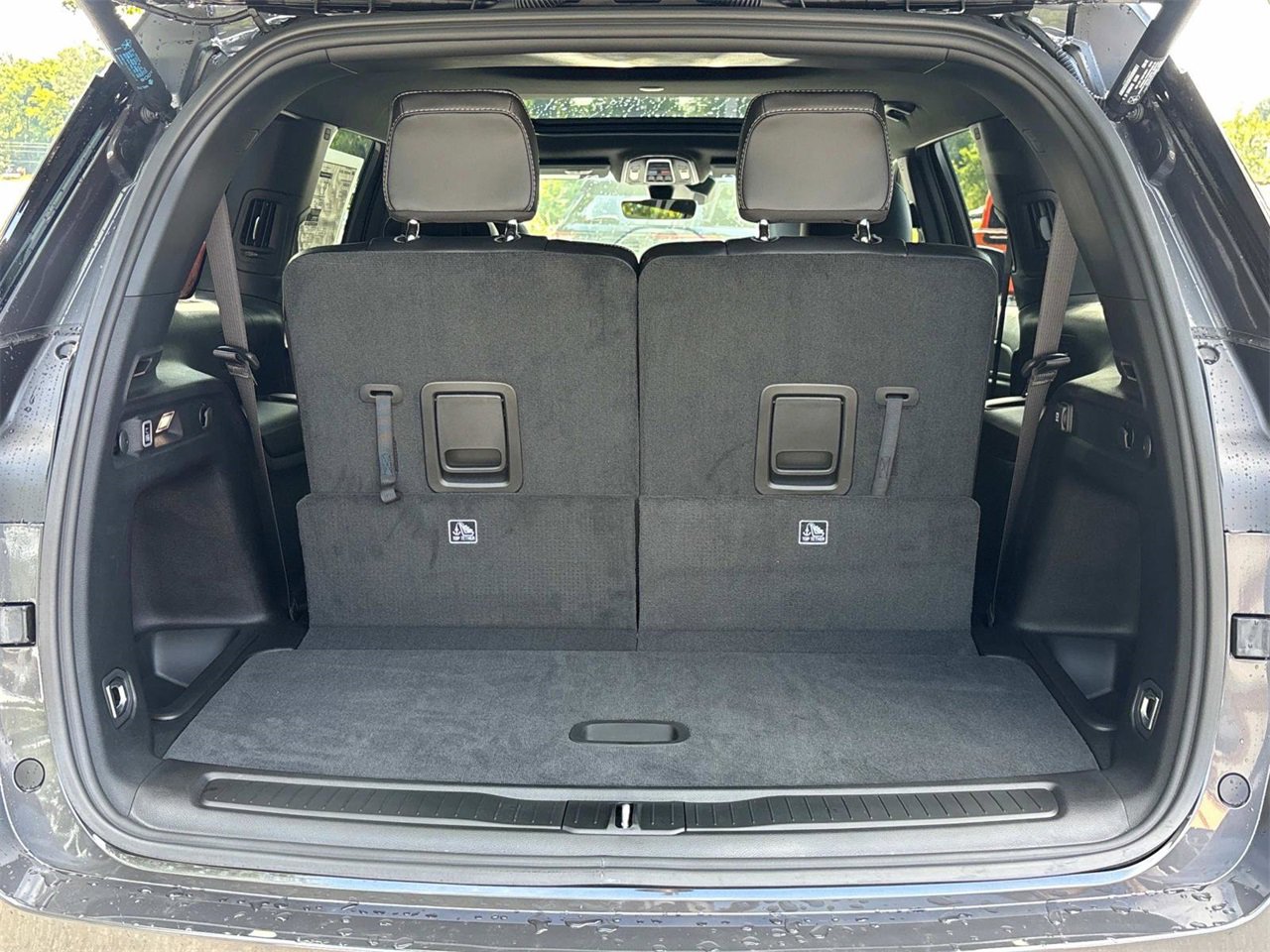 New 2025 Jeep Grand Cherokee L Limited w/ Black Appearance Package image 33