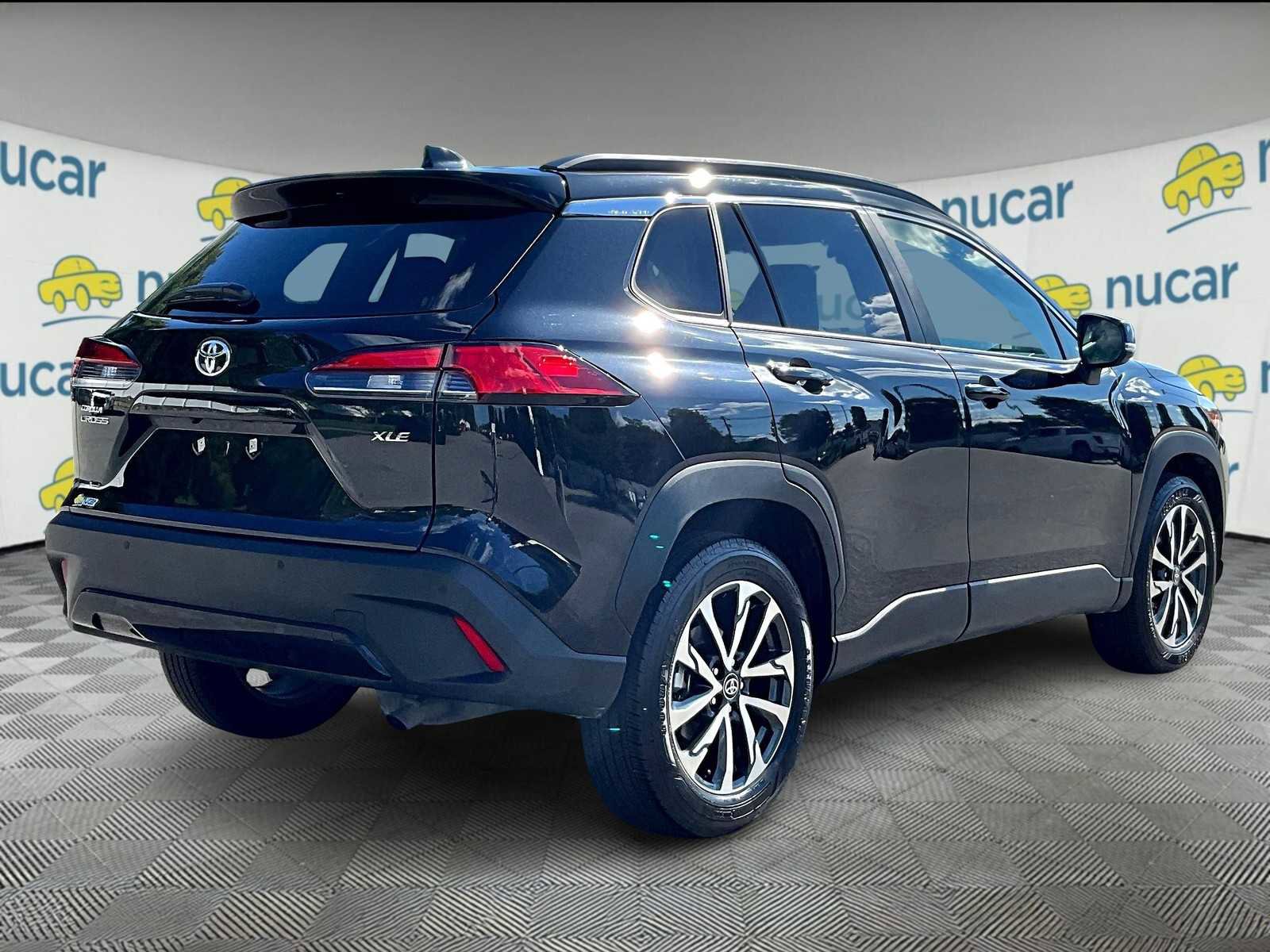 Used 2025 Toyota Corolla Cross XLE image 6