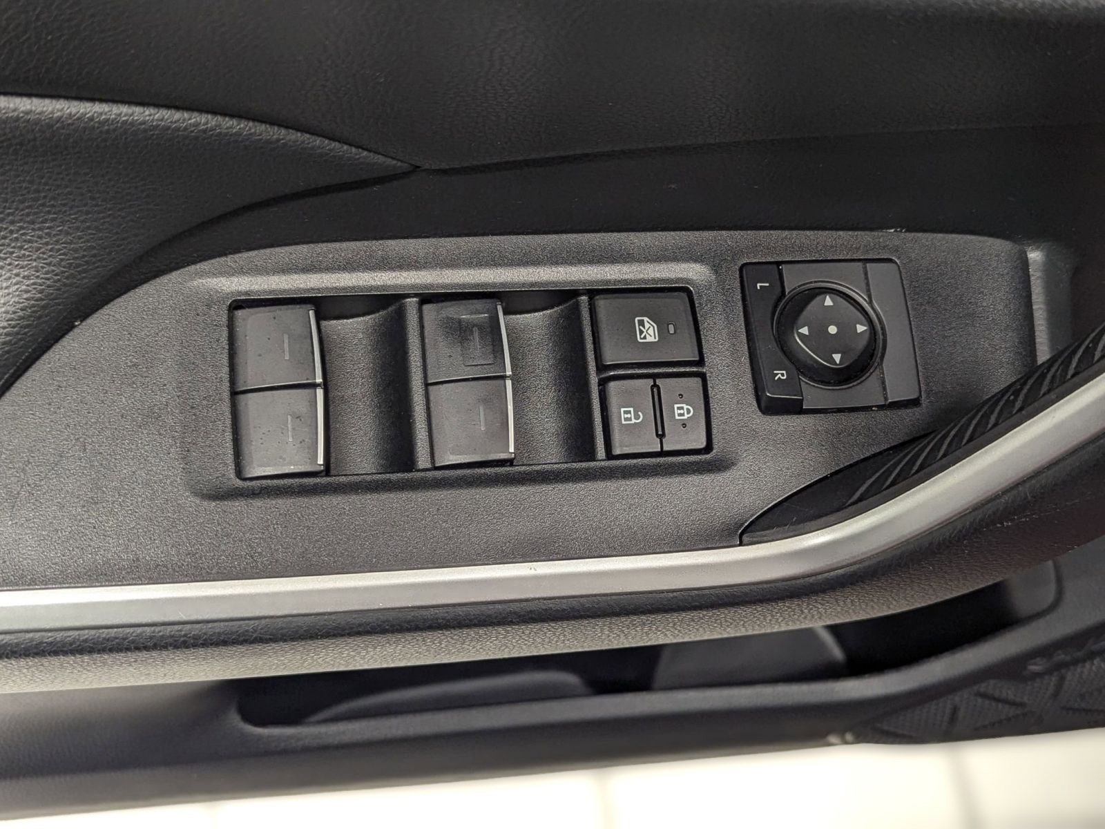 Used 2023 Toyota RAV4 XLE image 18