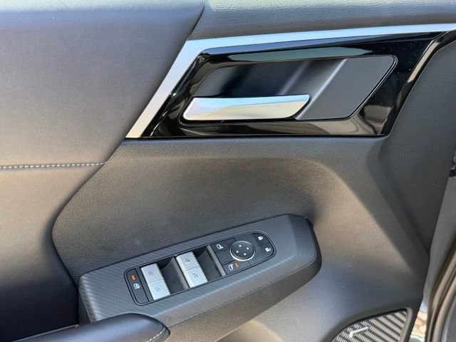 New 2026 Mitsubishi Outlander LE FWD image 22