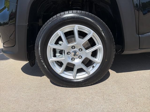 Used 2023 Jeep Renegade Latitude AWD/4WD image 9