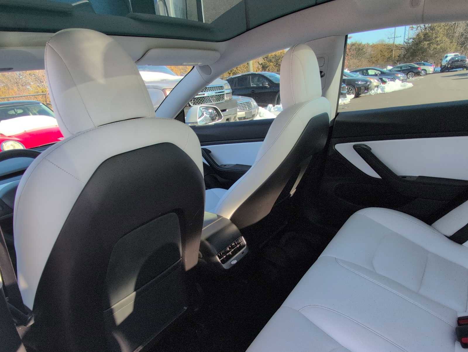 Used 2019 Tesla Model 3 Standard Range Plus image 17