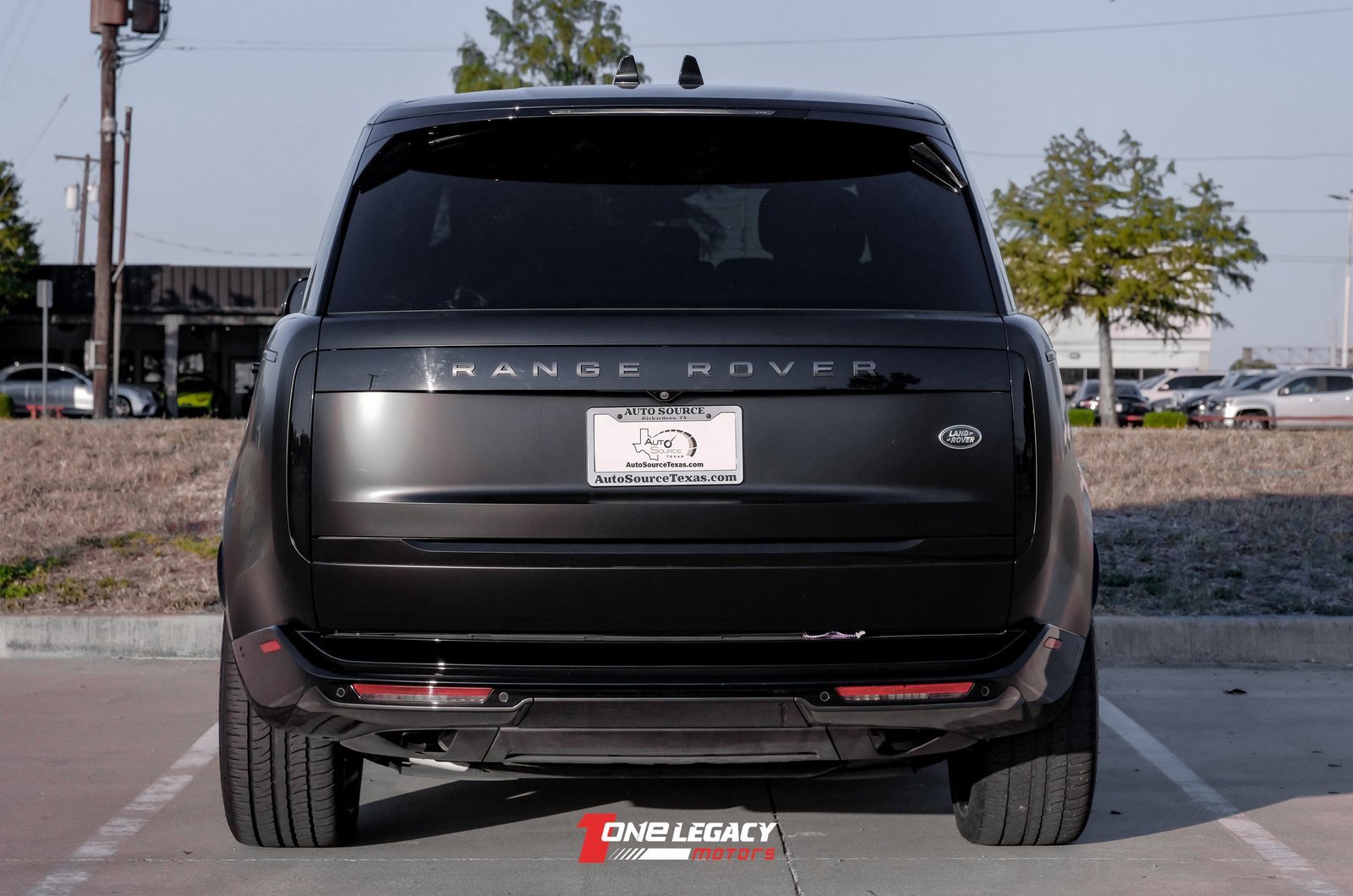 Used 2023 Land Rover Range Rover Long Wheelbase SE image 12