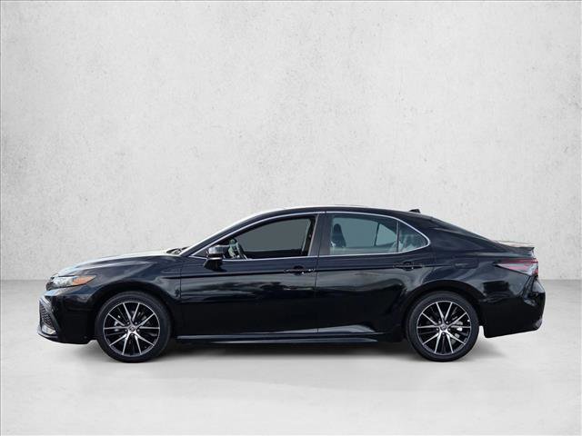 Used 2024 Toyota Camry SE image 9