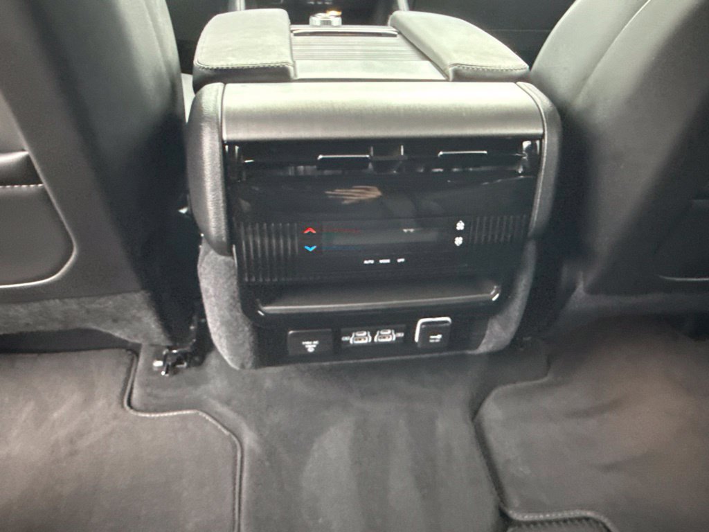 Certified 2025 Jeep Wagoneer 4WD image 23