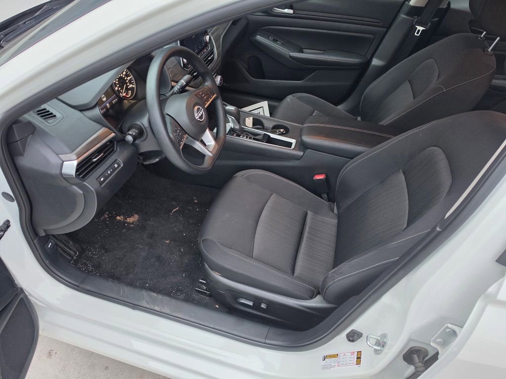 Used 2025 Nissan Altima 2.5 SV image 7