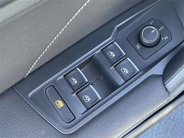 Used 2022 Volkswagen Tiguan SE image 19