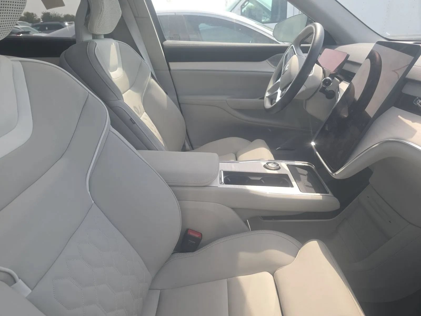 Used 2025 Volvo EX90 Ultra AWD/4WD image 4