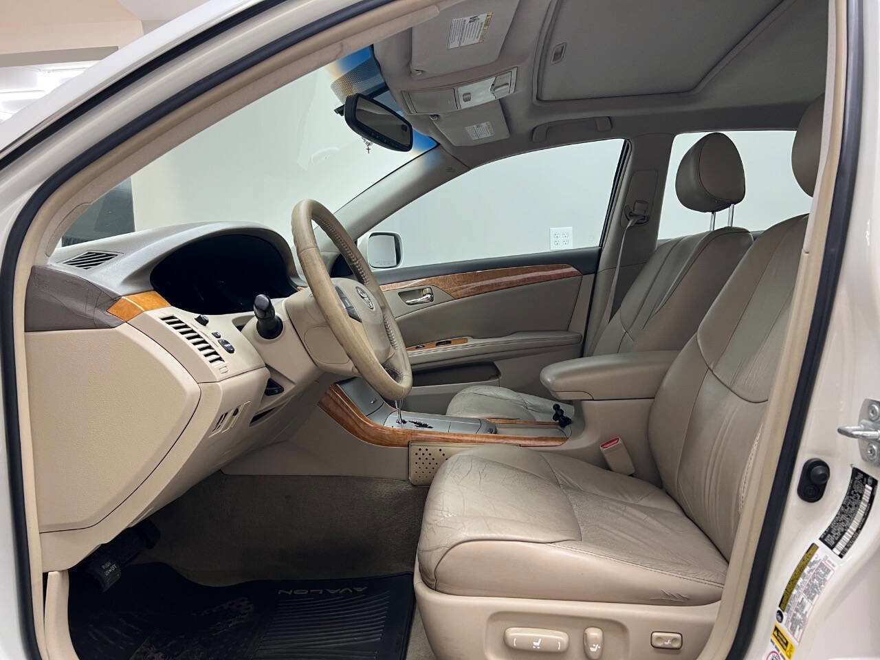 Used 2006 Toyota Avalon XL image 10