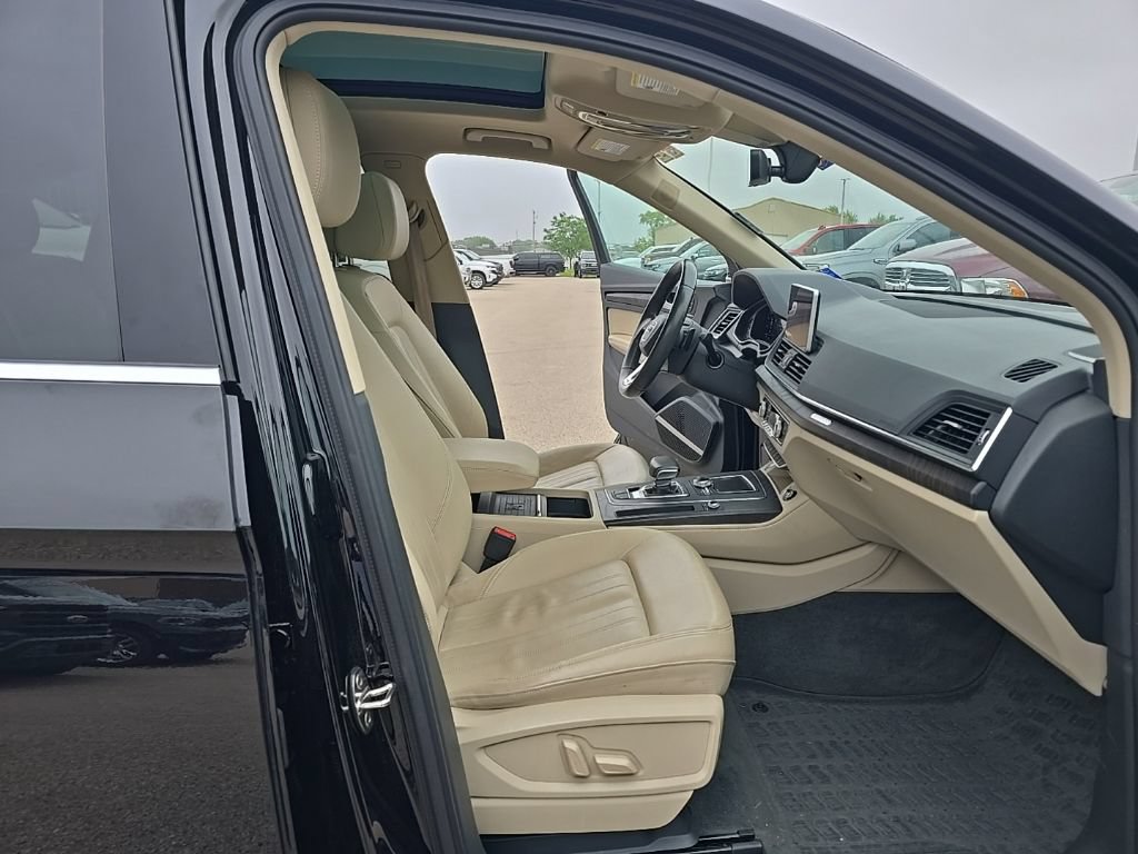 Used 2019 Audi Q5 2.0T Premium Plus w/ Premium Plus Package AWD/4WD image 17