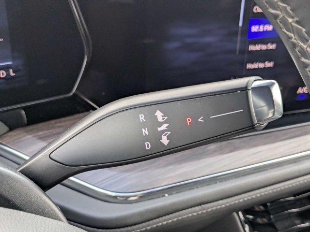Used 2025 Chevrolet Tahoe LT AWD/4WD image 27
