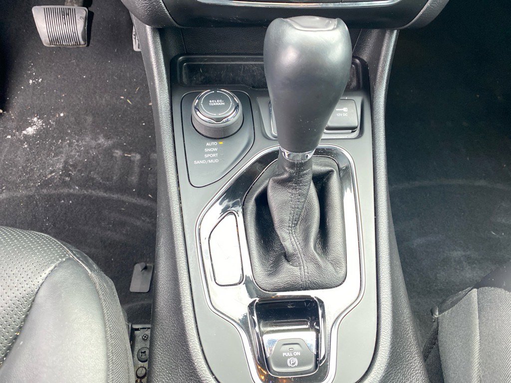 Used 2020 Jeep Cherokee Limited image 12