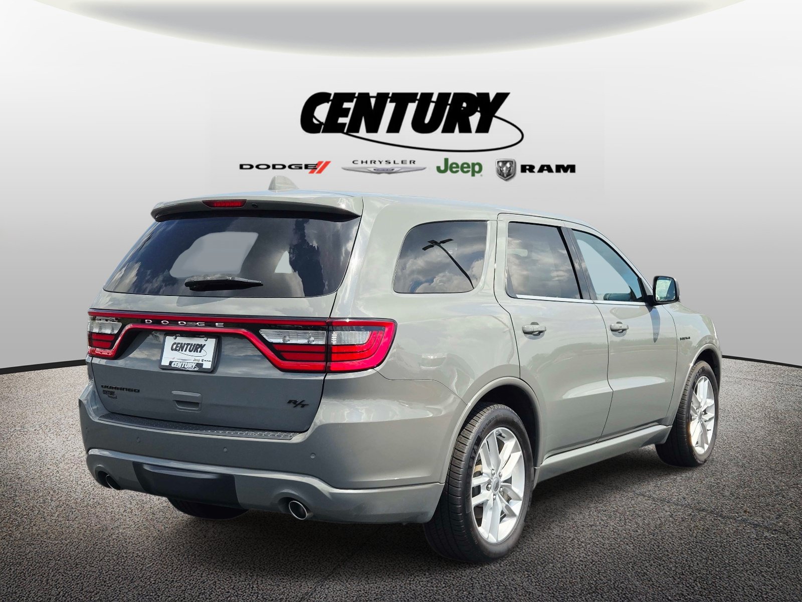 Used 2020 Dodge Durango R/T w/ Blacktop Package RWD image 4
