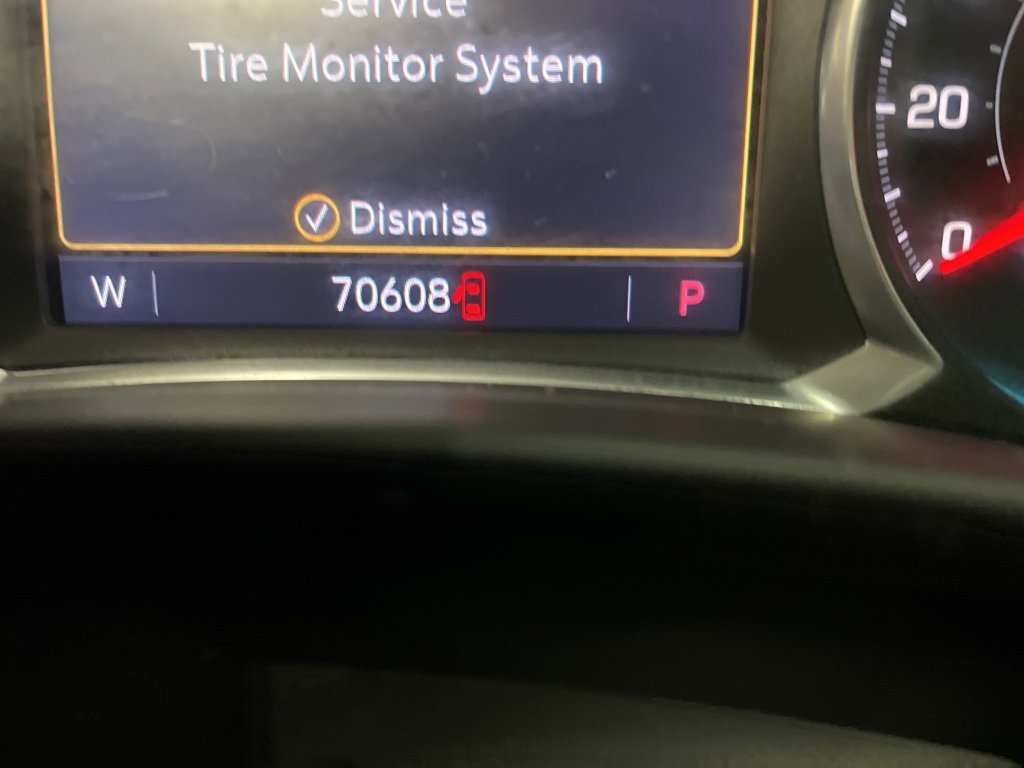 Used 2021 Chevrolet Equinox Premier image 2