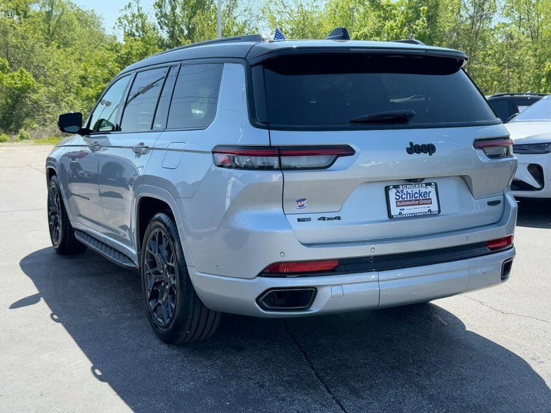 Used 2023 Jeep Grand Cherokee L Summit AWD/4WD image 6