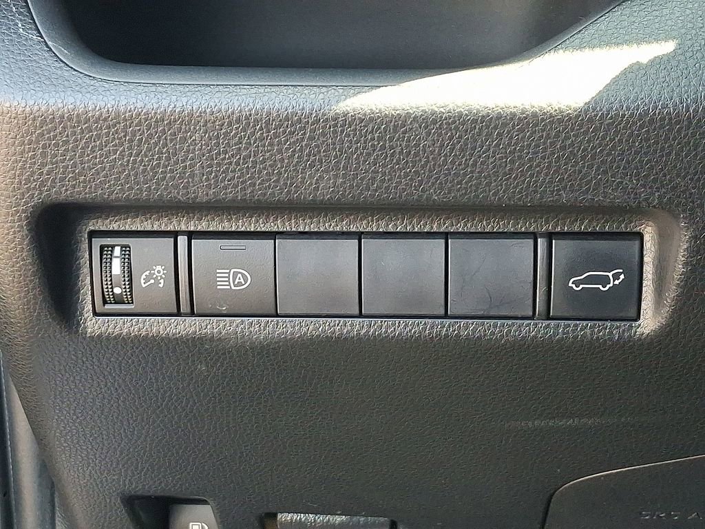 Used 2019 Toyota RAV4 XLE AWD/4WD image 24