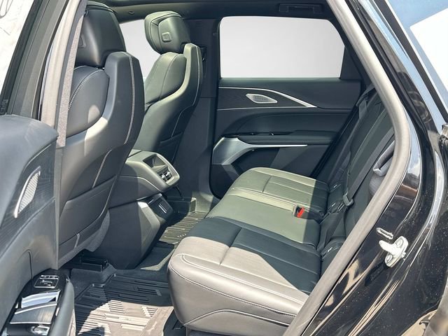 Used 2025 Cadillac Lyriq Sport image 11
