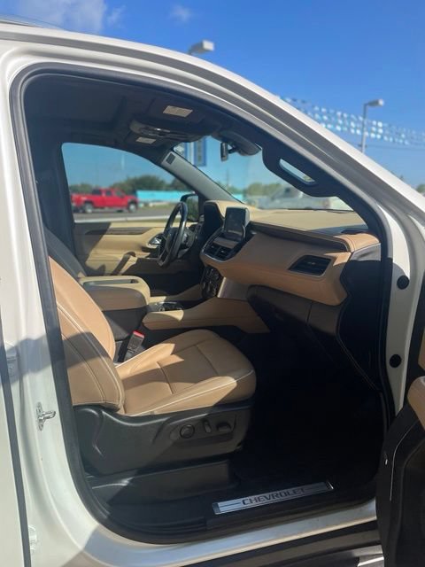 Used 2021 Chevrolet Suburban Premier w/ Texas Edition RWD image 17