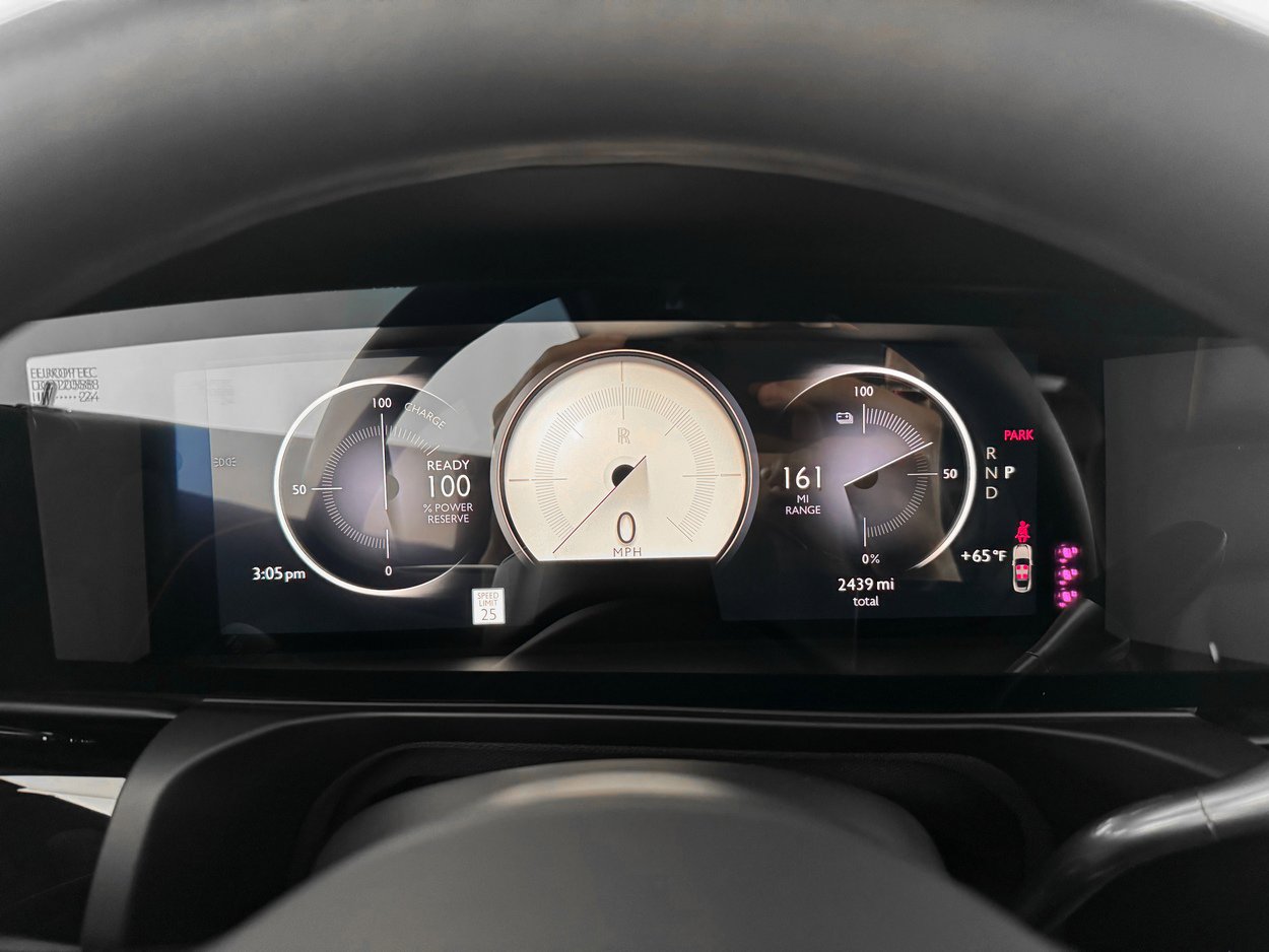 Used 2024 Rolls-Royce Spectre image 24