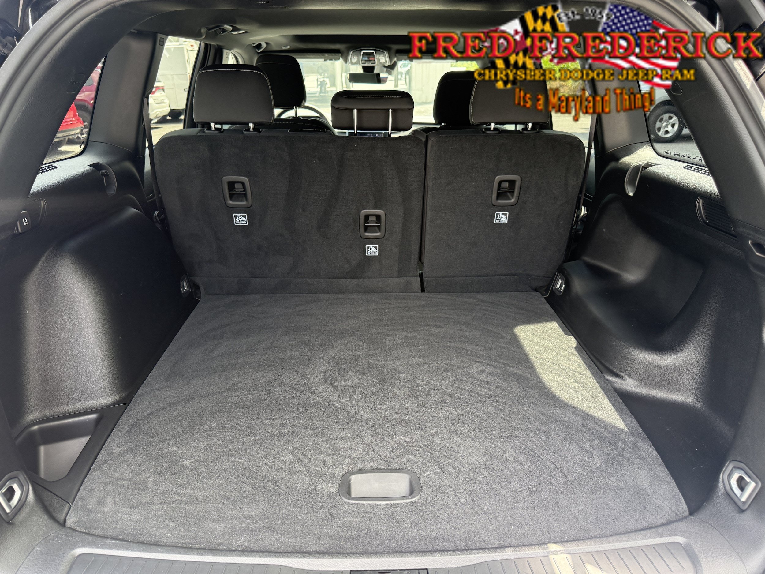 Used 2025 Jeep Grand Cherokee Laredo X AWD/4WD image 7