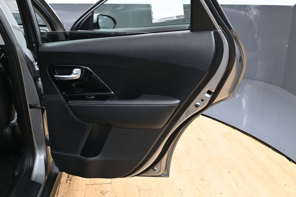 Used 2022 Kia Niro EX w/ Cold Weather Package FWD image 36