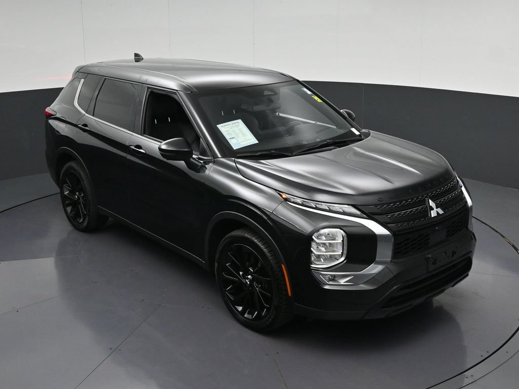 Used 2023 Mitsubishi Outlander SE FWD image 21