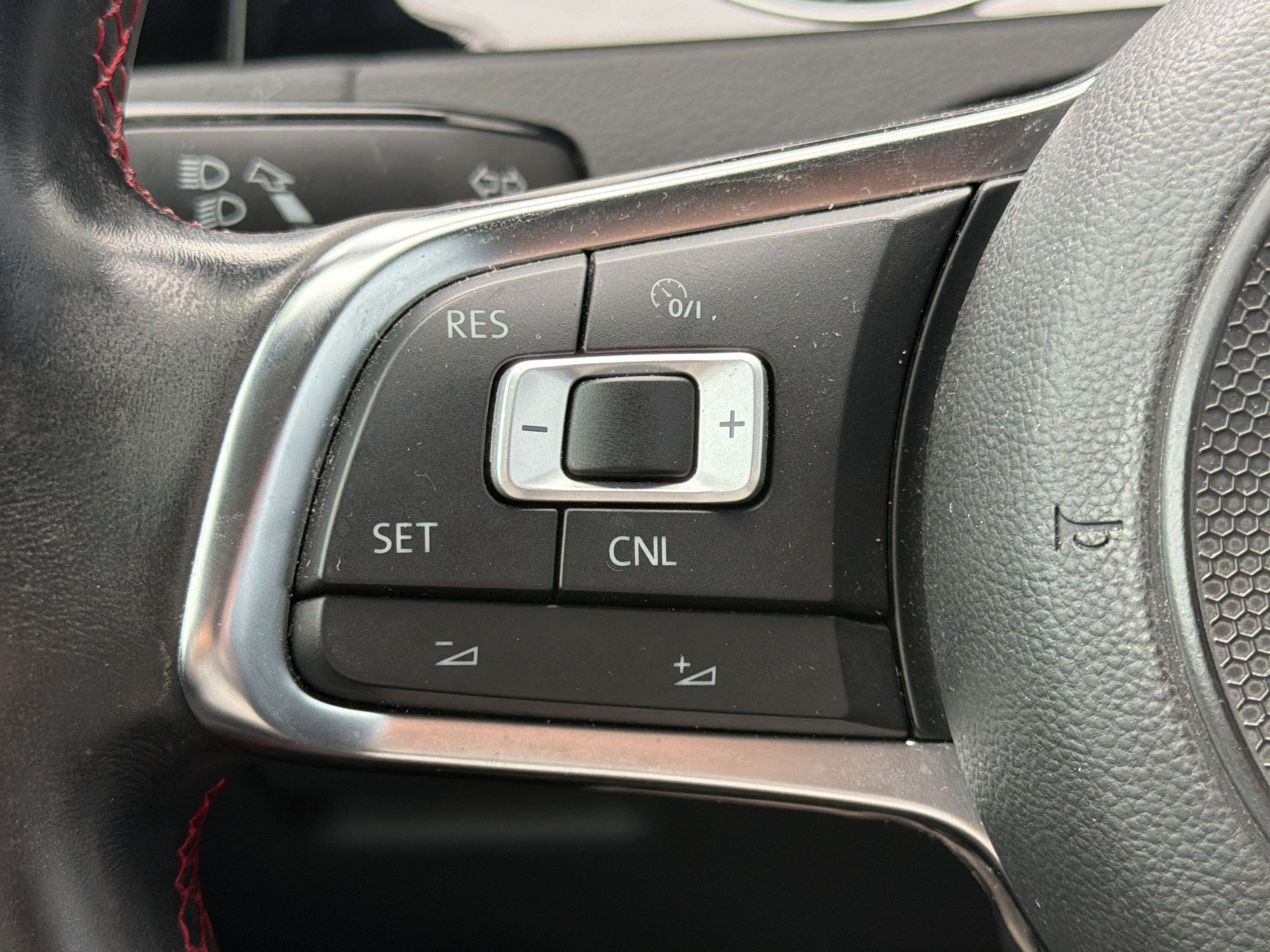 Used 2018 Volkswagen GTI SE w/ SE Leather Package FWD image 16
