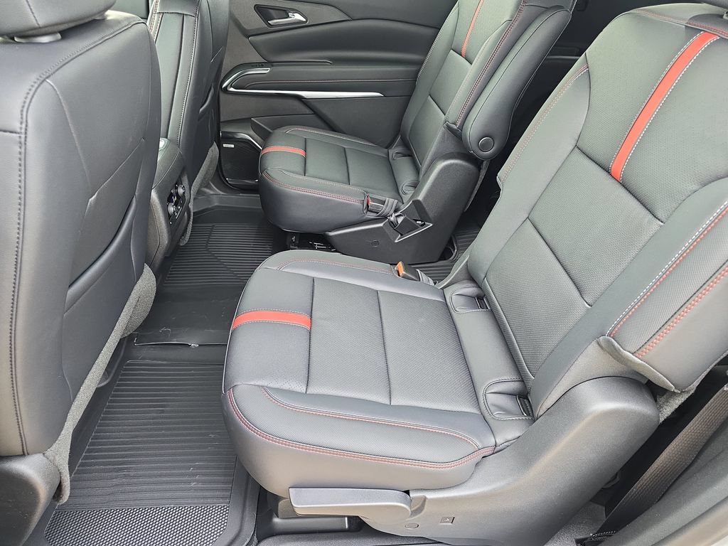 New 2026 Chevrolet Traverse RS w/ LPO, Floor Liner Package AWD/4WD image 15
