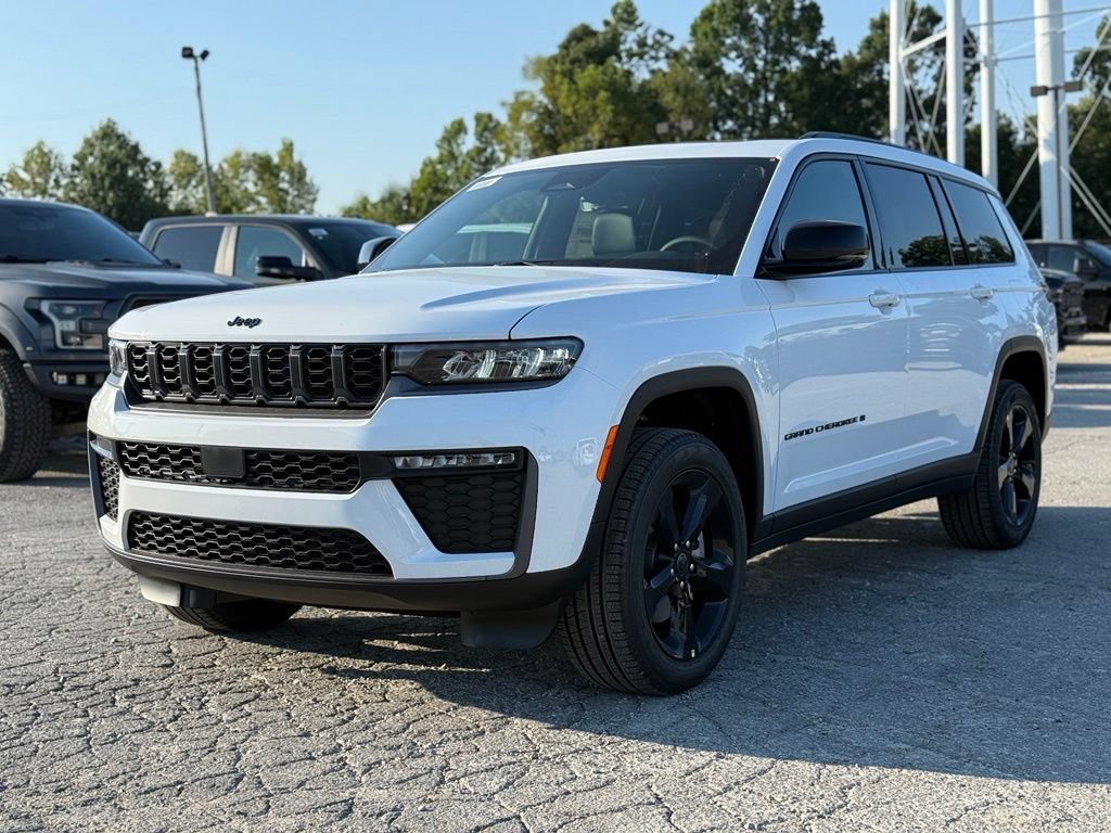 New 2027 Jeep Grand Cherokee L Limited w/ Limited Altitude Package AWD/4WD image 2