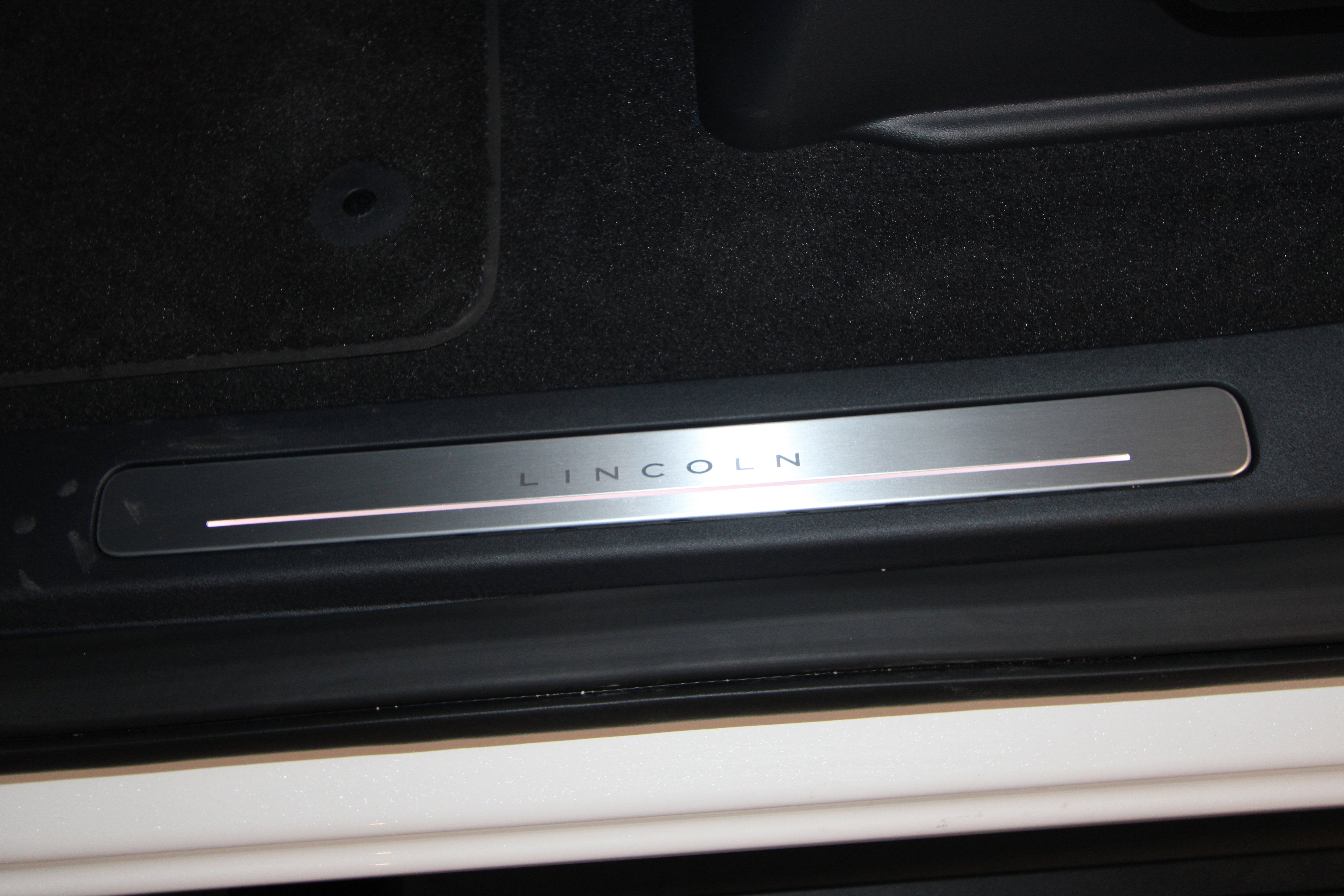 New 2026 Lincoln Navigator L Reserve AWD/4WD image 6