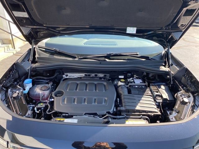 New 2025 Volkswagen Tiguan SE image 68