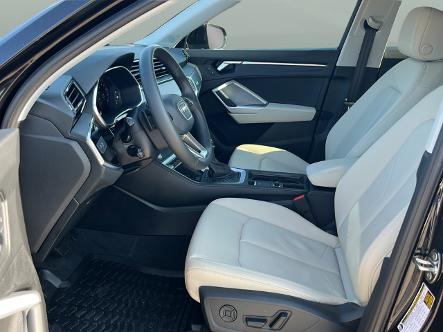 Certified 2025 Audi Q3 2.0T Premium Plus w/ Premium Plus Package AWD/4WD image 22