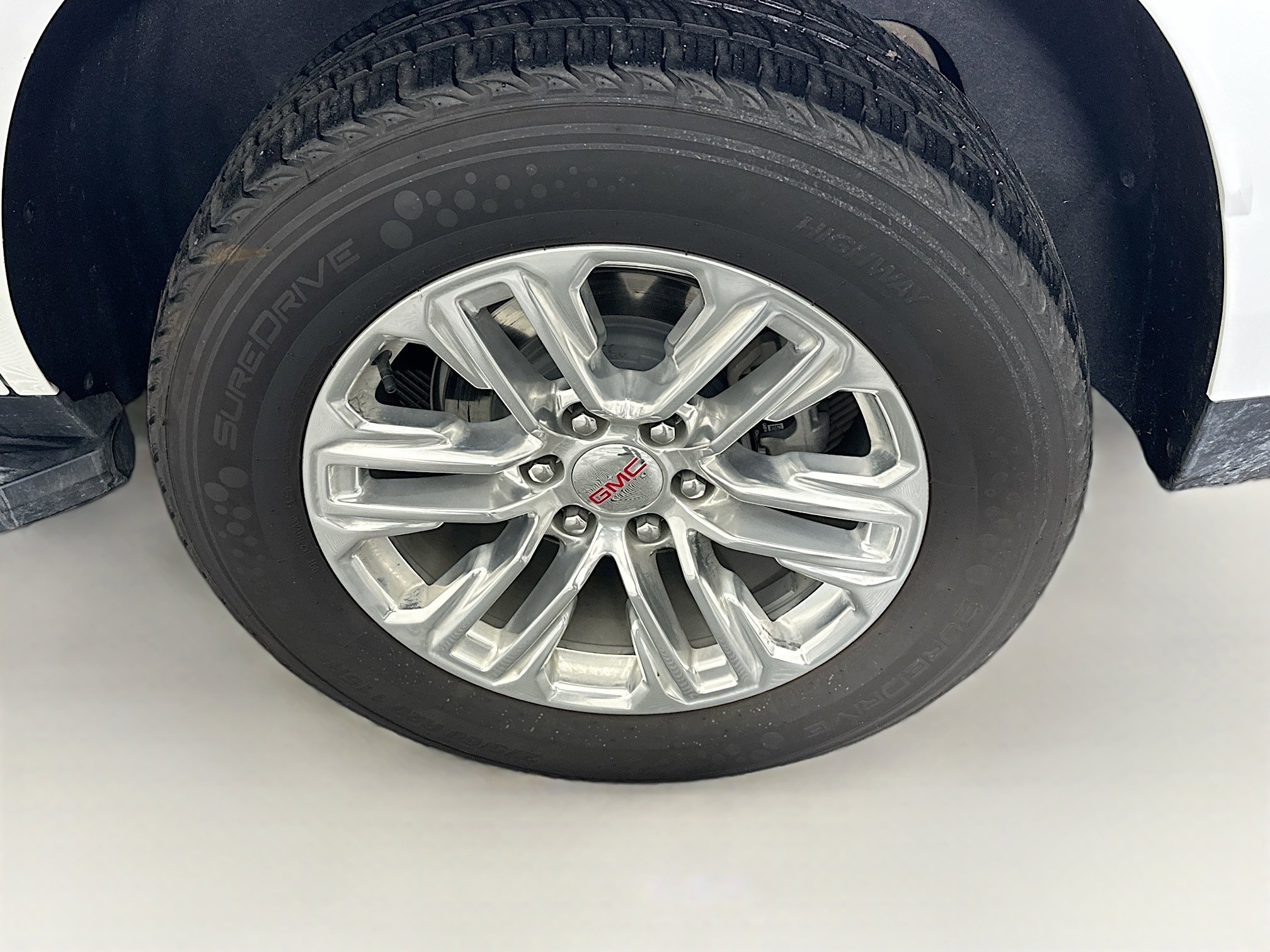 Used 2024 GMC Yukon SLT image 11