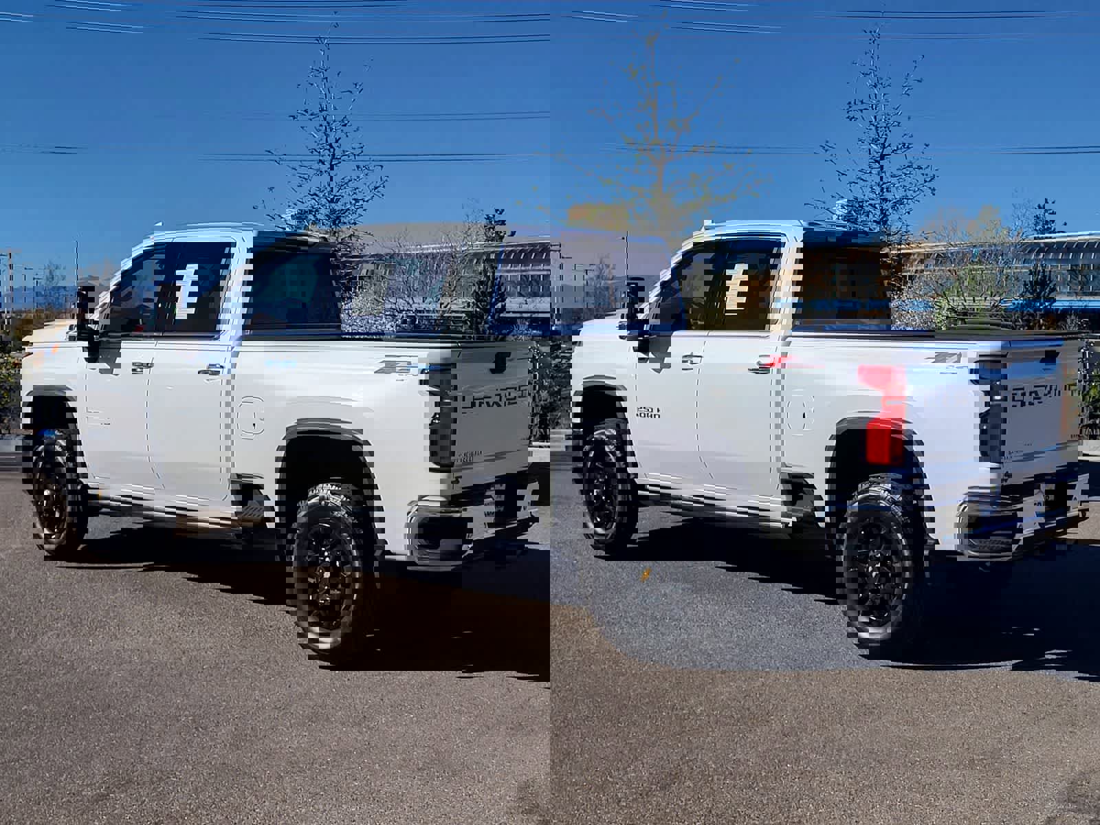 Used 2024 Chevrolet Silverado 2500 LTZ w/ LTZ Convenience Package image 7