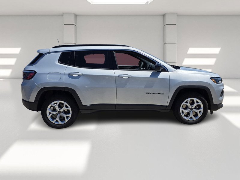 Certified 2025 Jeep Compass Latitude AWD/4WD image 6