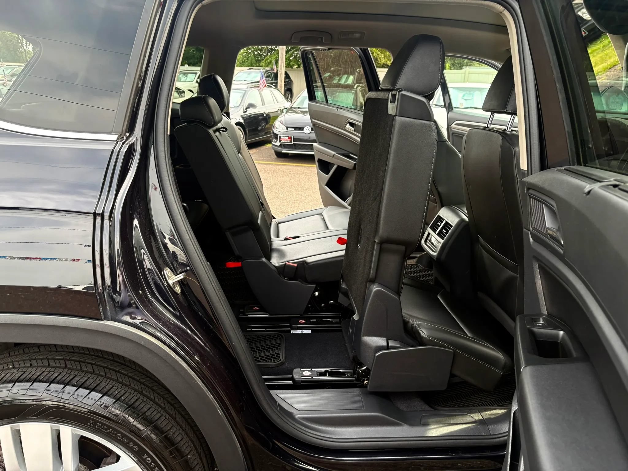 Used 2019 Volkswagen Atlas SEL AWD/4WD image 25