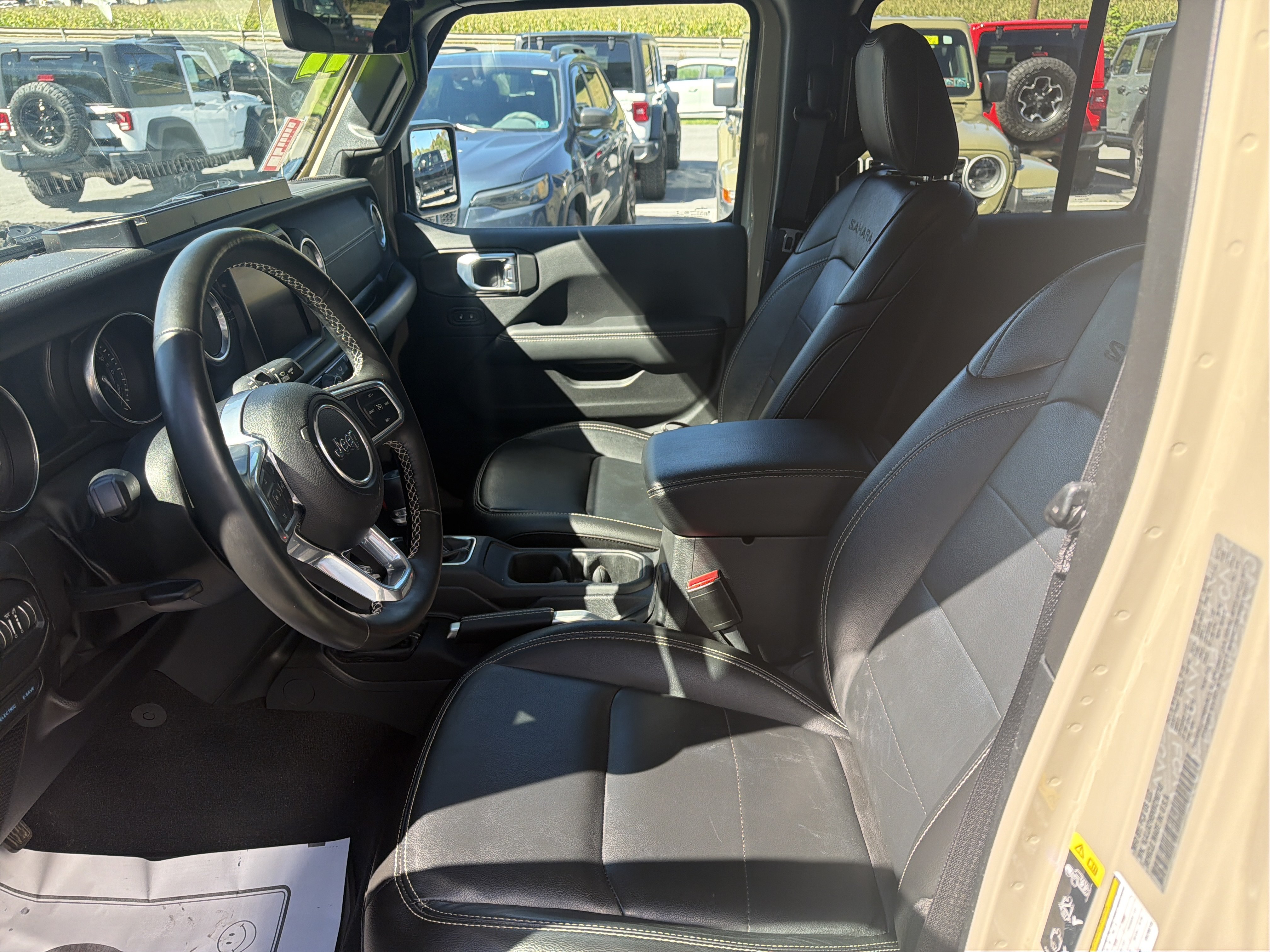 Used 2022 Jeep Wrangler Unlimited Sahara w/ Cold Weather Group AWD/4WD image 12
