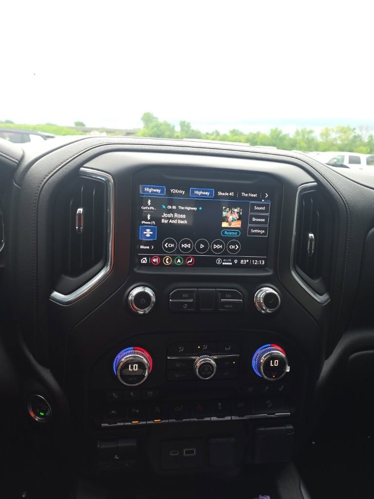 Used 2021 GMC Sierra 1500 AT4 w/ AT4 Value Package AWD/4WD image 14