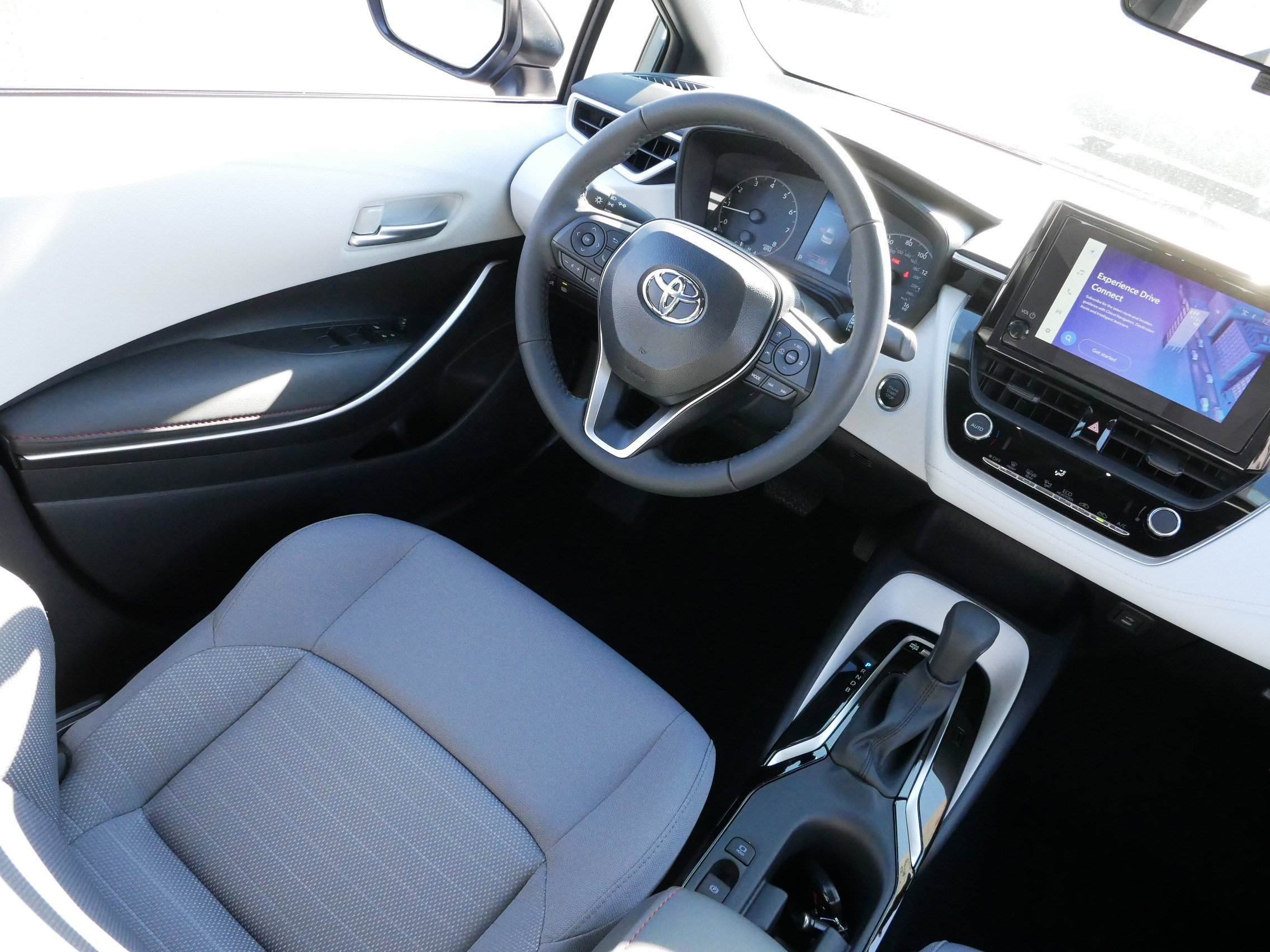 Certified 2025 Toyota Corolla SE image 9